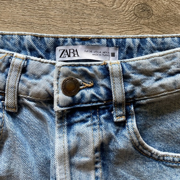 Zara | Super High Waisted Frayed Denim Shorts - Picture 3 of 4